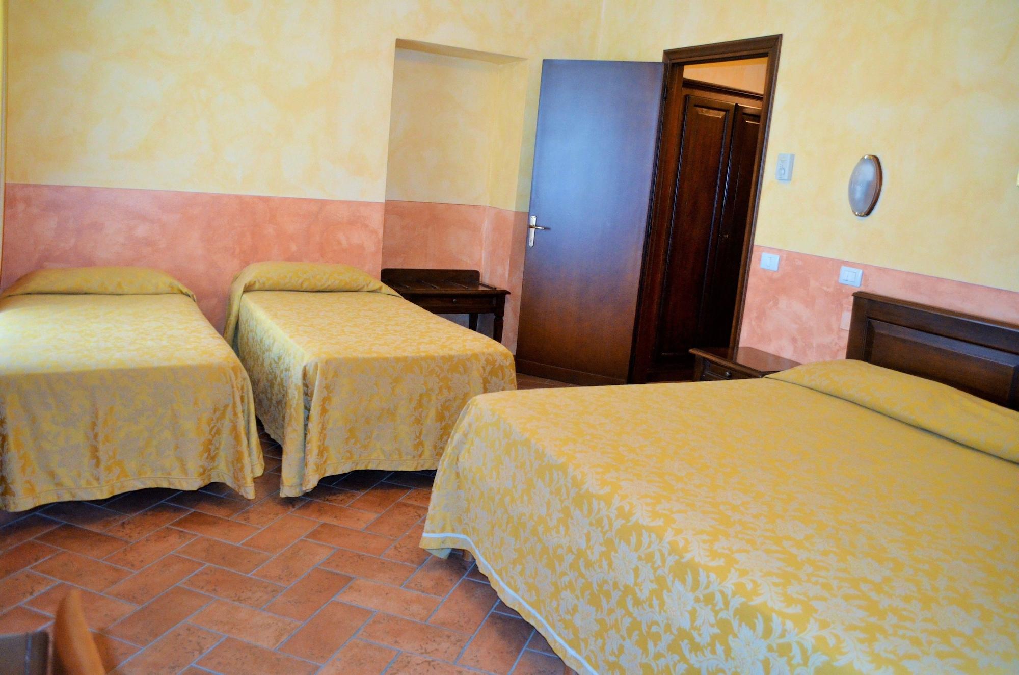 Hotel Oasi Neumann コルトーナ エクステリア 写真
