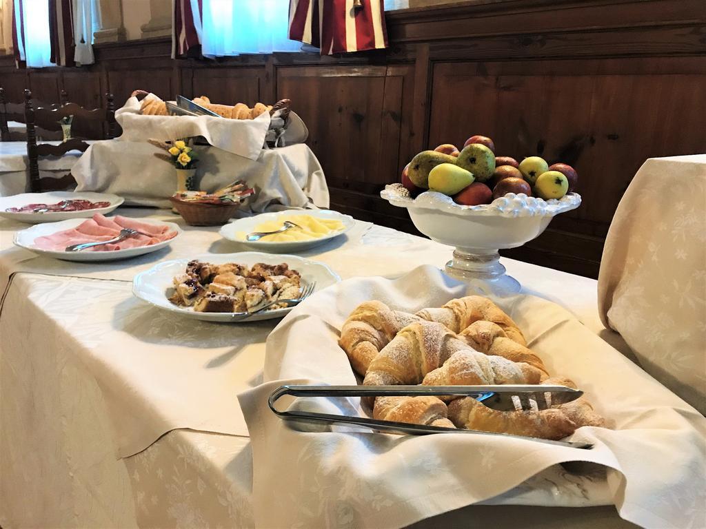 Hotel Oasi Neumann コルトーナ エクステリア 写真